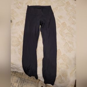 Lululemon high rise black legging size 6